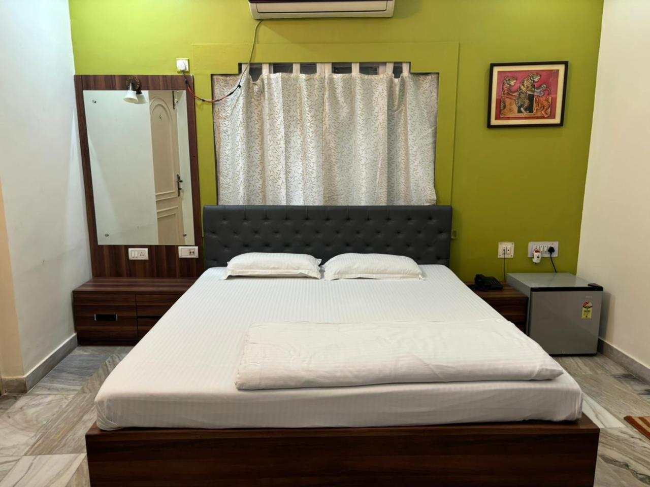 Om Sai Villa Guesthouse Calcutta Buitenkant foto
