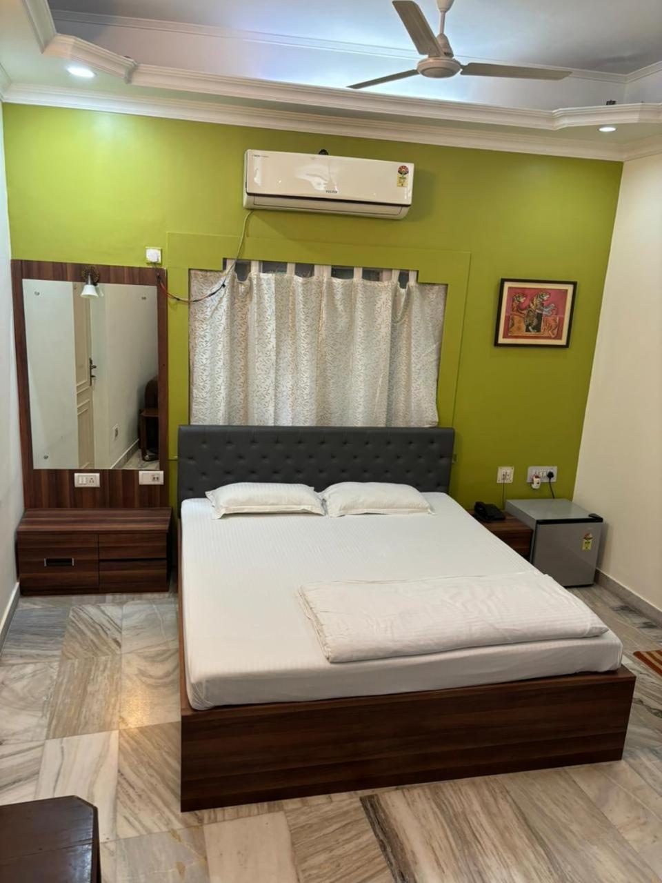 Om Sai Villa Guesthouse Calcutta Buitenkant foto