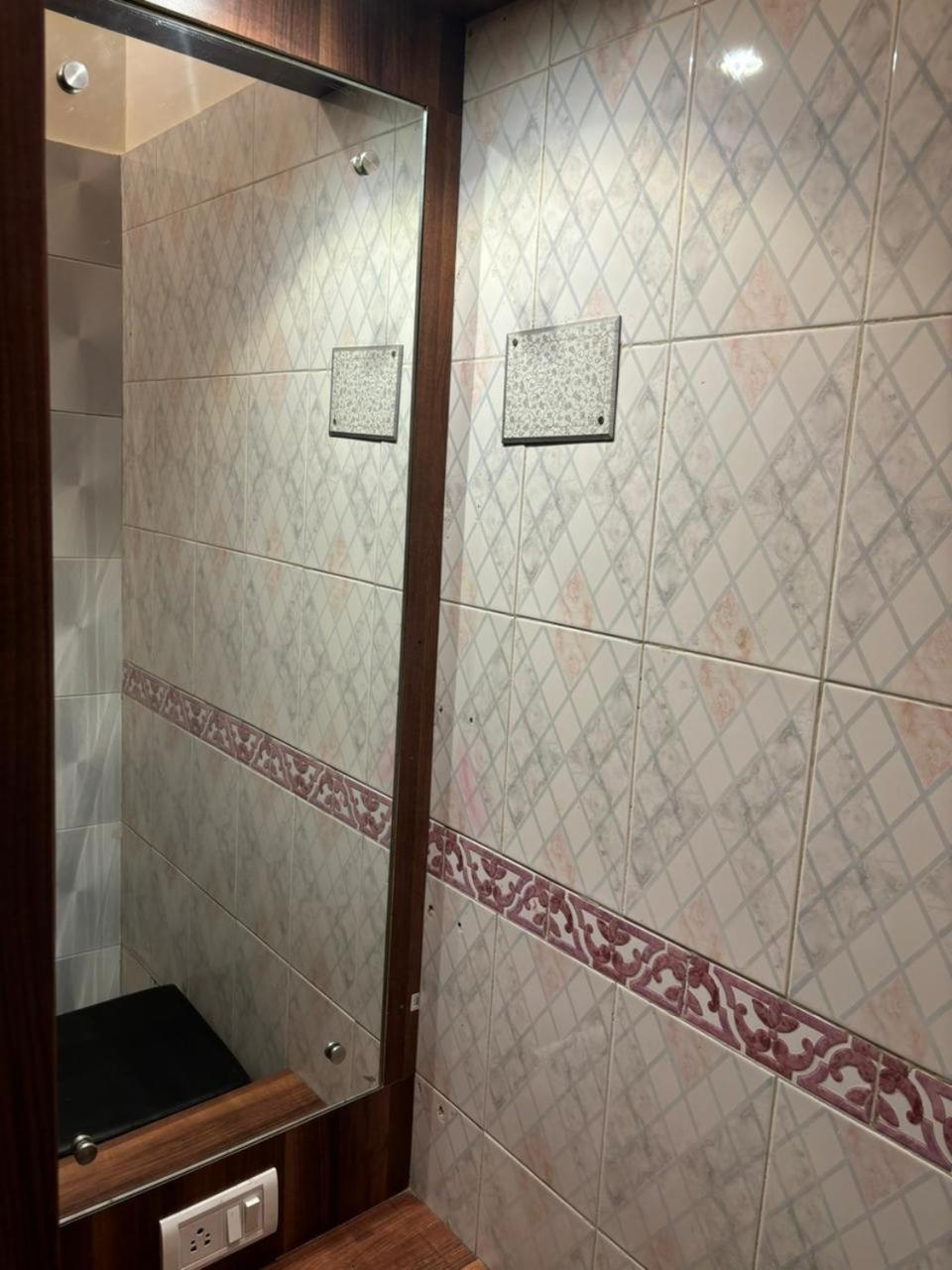 Om Sai Villa Guesthouse Calcutta Buitenkant foto