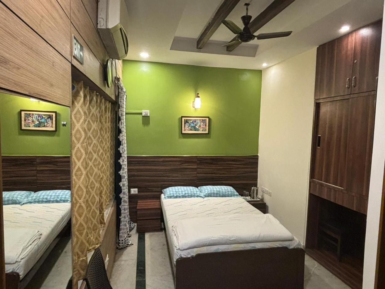 Om Sai Villa Guesthouse Calcutta Buitenkant foto