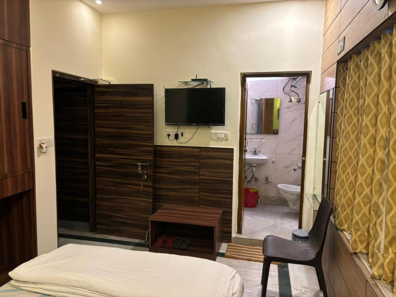 Om Sai Villa Guesthouse Calcutta Buitenkant foto