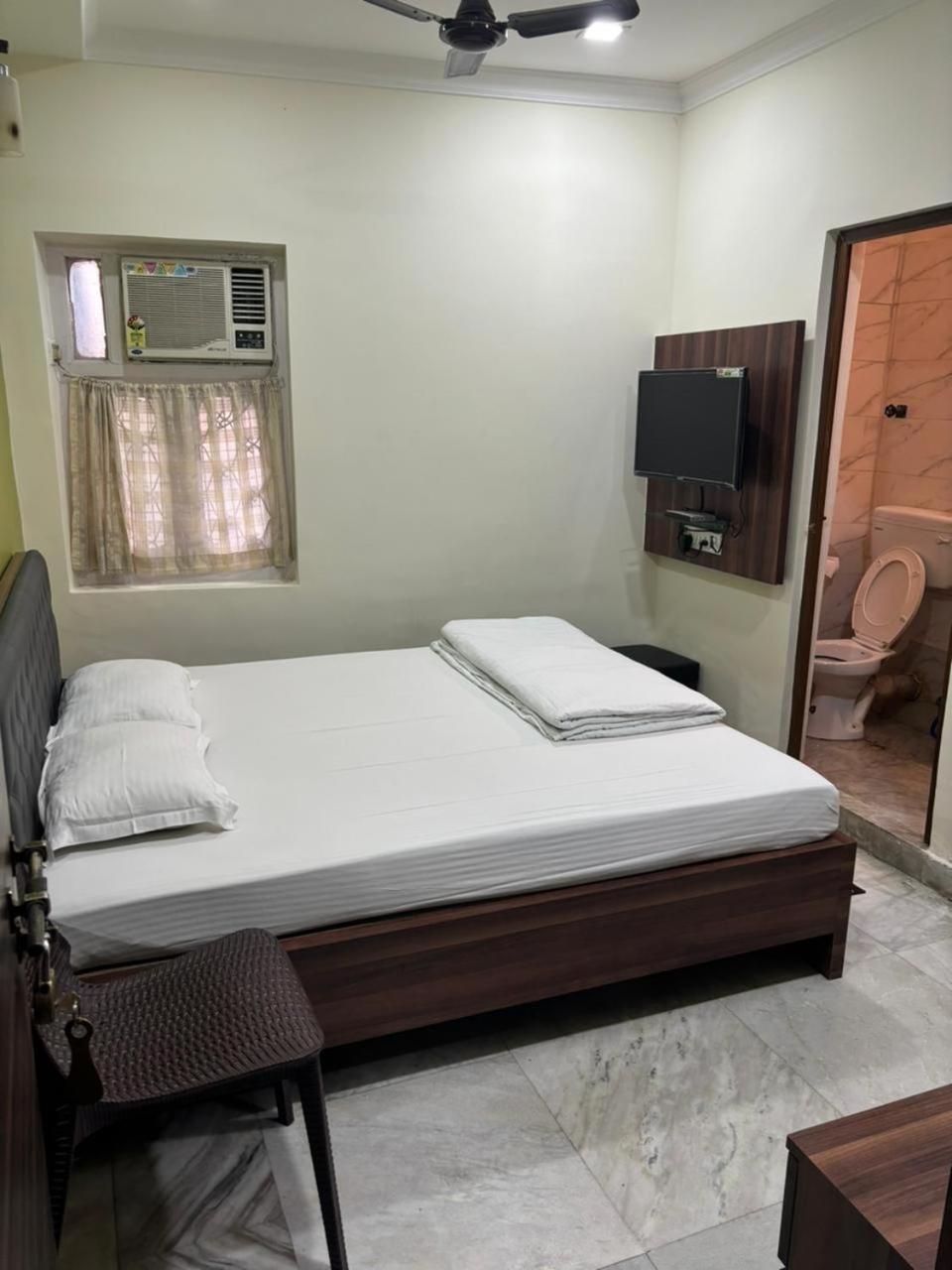 Om Sai Villa Guesthouse Calcutta Buitenkant foto