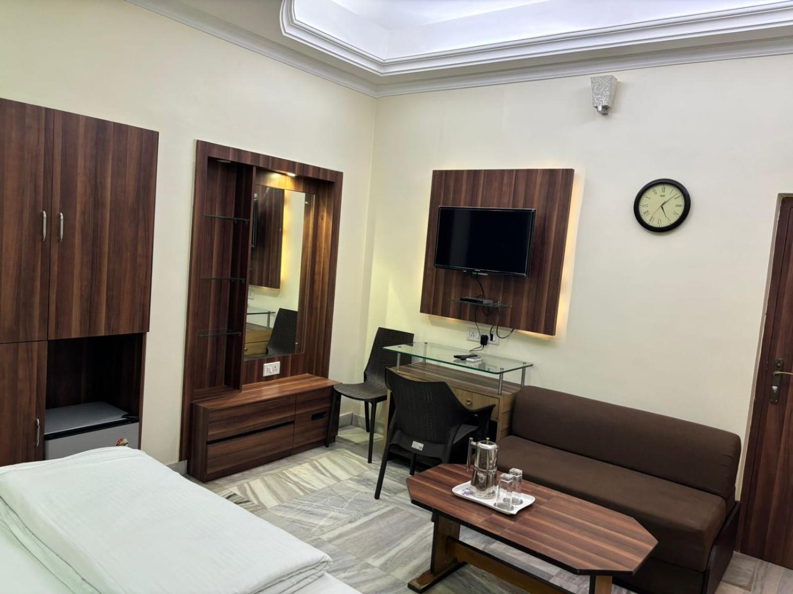 Om Sai Villa Guesthouse Calcutta Buitenkant foto