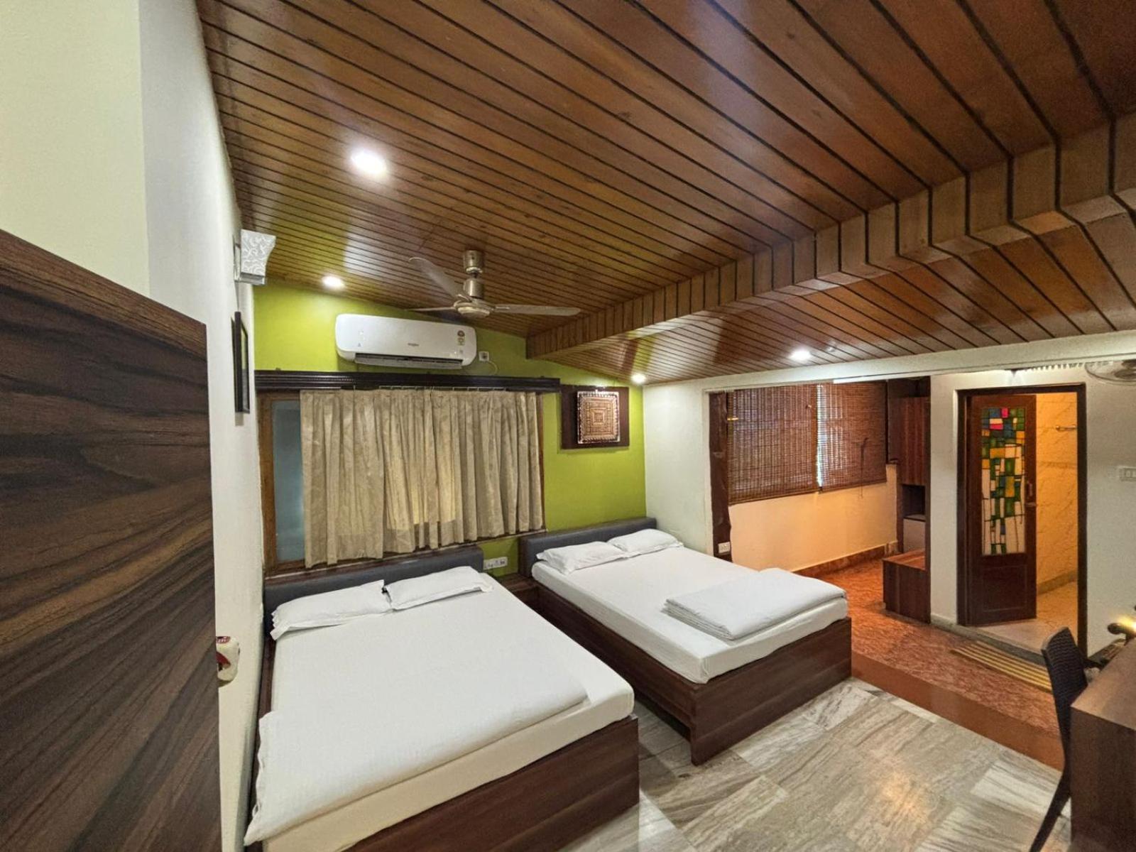 Om Sai Villa Guesthouse Calcutta Buitenkant foto