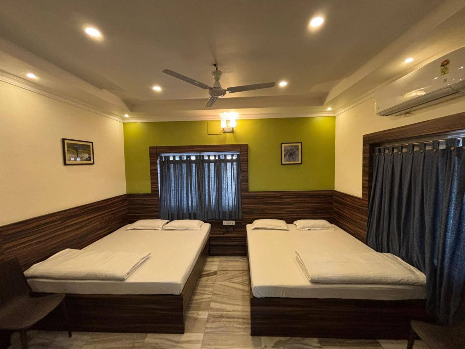 Om Sai Villa Guesthouse Calcutta Buitenkant foto