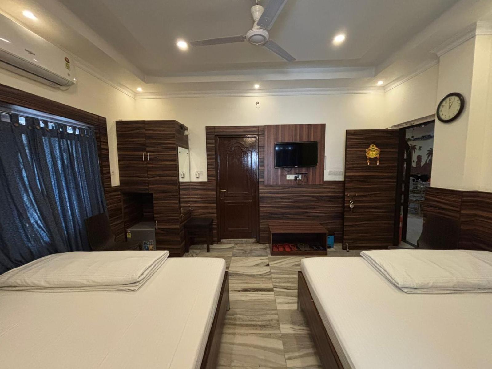 Om Sai Villa Guesthouse Calcutta Buitenkant foto