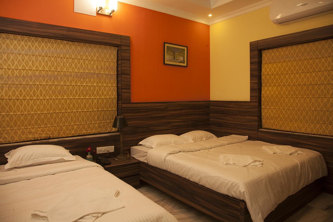 Om Sai Villa Guesthouse Calcutta Buitenkant foto