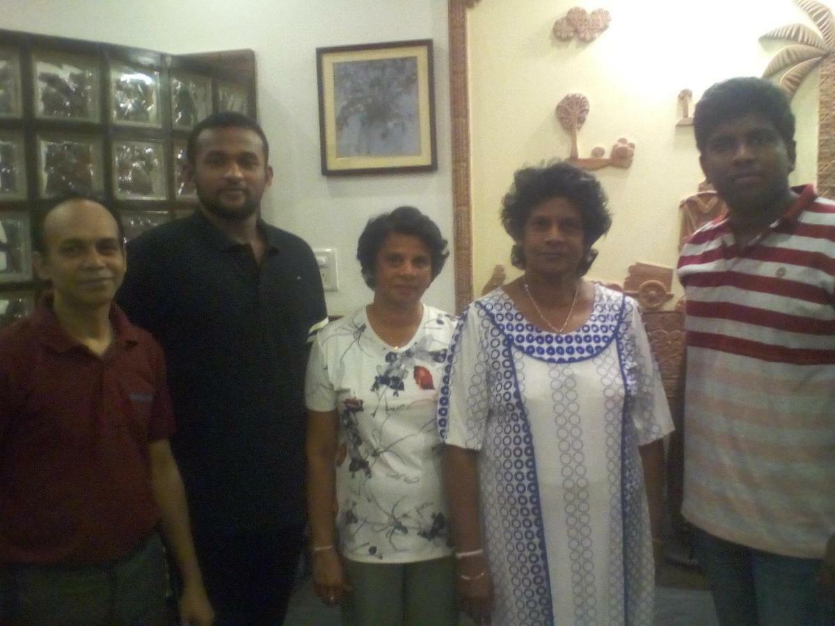 Om Sai Villa Guesthouse Calcutta Buitenkant foto